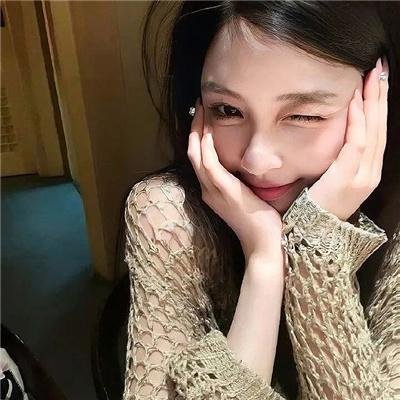 阳台上的女人们
